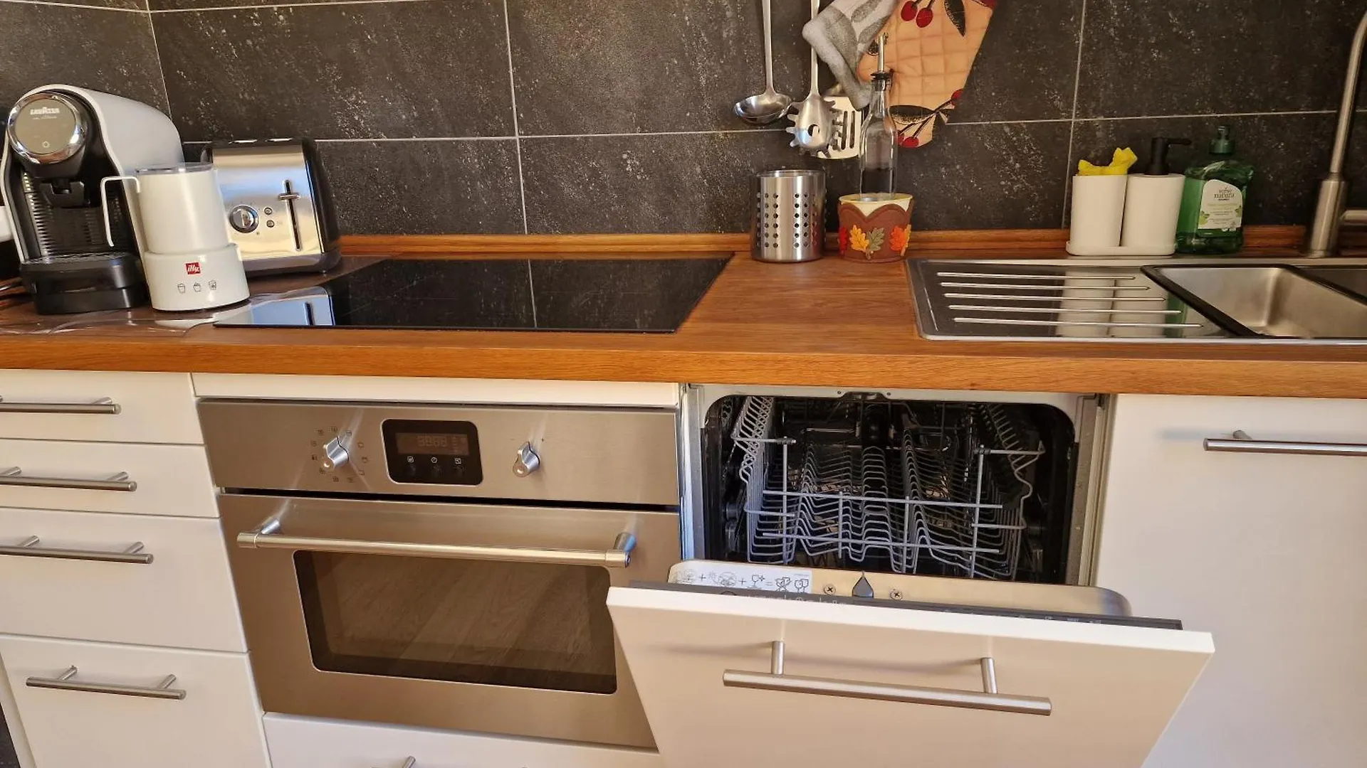 Apartment Five Roses Studio Flat Pisa